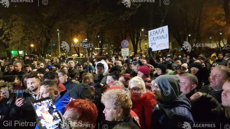 Proteste la Satu Mare după ce o elevă de 15 ani a murit la o oră după ce s-a prezentat la Spitalul Județean Proteste la Satu Mare după ce o elevă de 15 ani a murit la o oră după ce s-a prezentat la Spitalul Județean