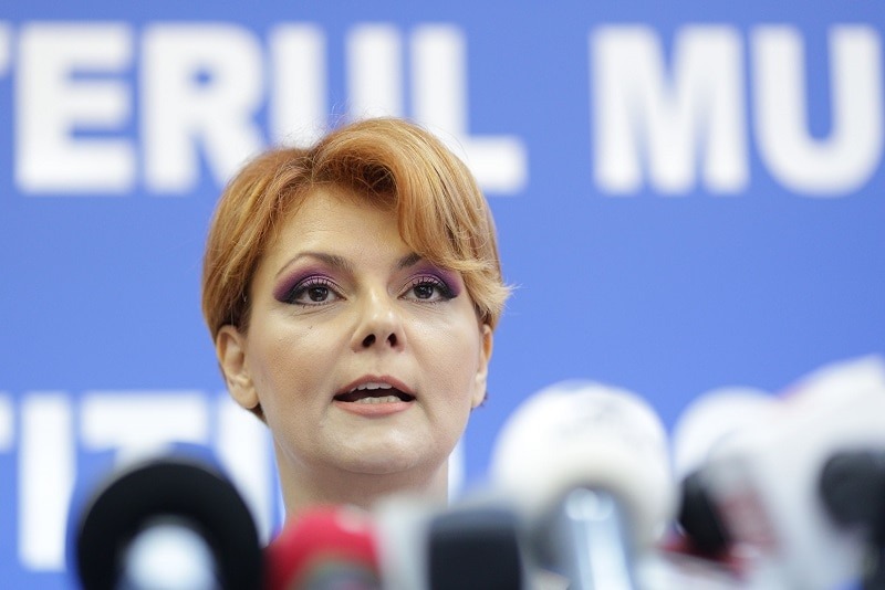Lia Olguța Vasilescu acuză Complexul Energetic Oltenia că a majorat din nou preţul la cărbune cu 30%, refuzând să furnizeze cărbune către CET 2 Craiova pentru perioada de iarnă Lia Olguța Vasilescu acuză Complexul Energetic Oltenia că a majorat din nou preţul la cărbune cu 30%, refuzând să furnizeze cărbune către CET 2 Craiova pentru perioada de iarnă