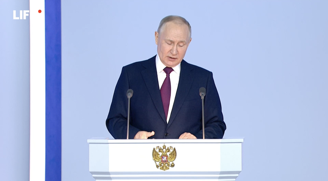 Putin acuză Occidentul: Ca urmare a războaielor pe care le-au avut Statele Unite dezlănțuite din 2001, aproape 900 de mii de oameni și-au pierdut viața și peste 38 de milioane au devenit refugiați.Acum încearcă să ștergă toate acestea din memoria umanității Putin acuză Occidentul: Ca urmare a războaielor pe care le-au avut Statele Unite dezlănțuite din 2001, aproape 900 de mii de oameni și-au pierdut viața și peste 38 de milioane au devenit refugiați.Acum încearcă să ștergă toate acestea din memoria umanității