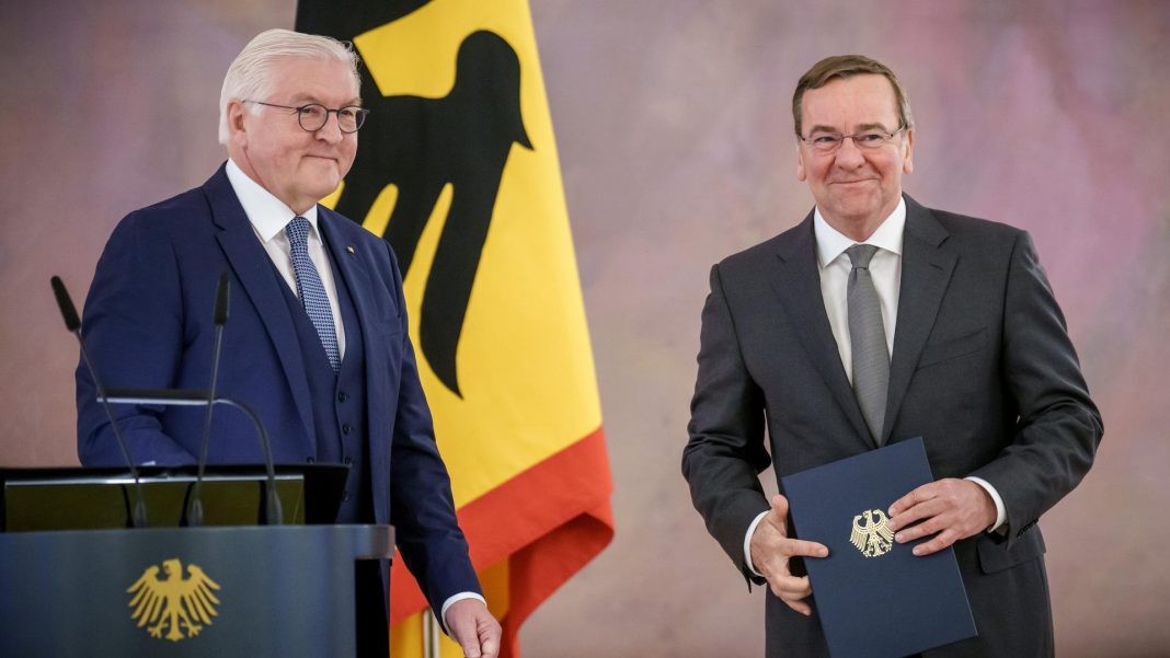 Ministrul German al Apărării și primarul Kievului s-au certat pe rachete Ministrul German al Apărării și primarul Kievului s-au certat pe rachete