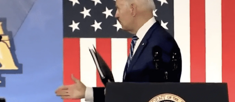 Un congresman democrat de rang înalt ii cere lui Biden să se retragă Un congresman democrat de rang înalt ii cere lui Biden să se retragă