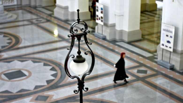 Conform proiectului legii salarizării, președintele Înaltei Curți va avea salariul mai mic decât un consilier prezidențial Conform proiectului legii salarizării, președintele Înaltei Curți va avea salariul mai mic decât un consilier prezidențial