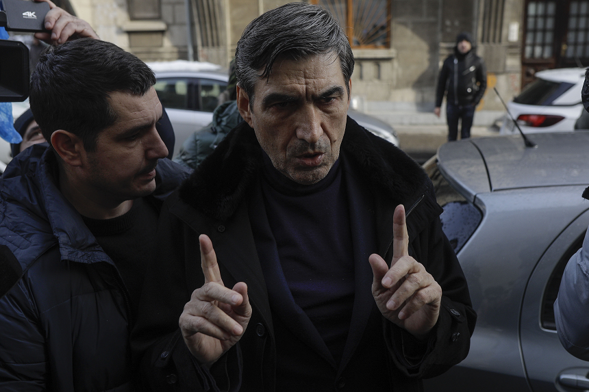 A turnat Pițurcă un general? A turnat Pițurcă un general?