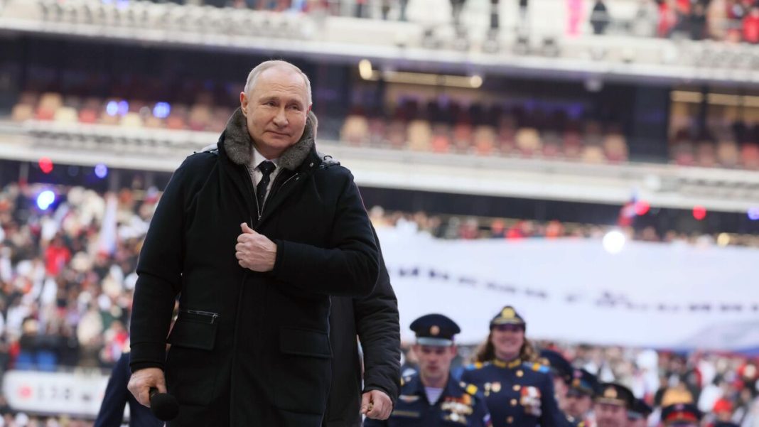 Putin la concertul ” Glorie apărătorilor patriei” pe stadionul Lujniki din Moscova: Rusia luptă în prezent în Ucraina pentru „pământurile sale istorice” Putin la concertul ” Glorie apărătorilor patriei” pe stadionul Lujniki din Moscova: Rusia luptă în prezent în Ucraina pentru „pământurile sale istorice”