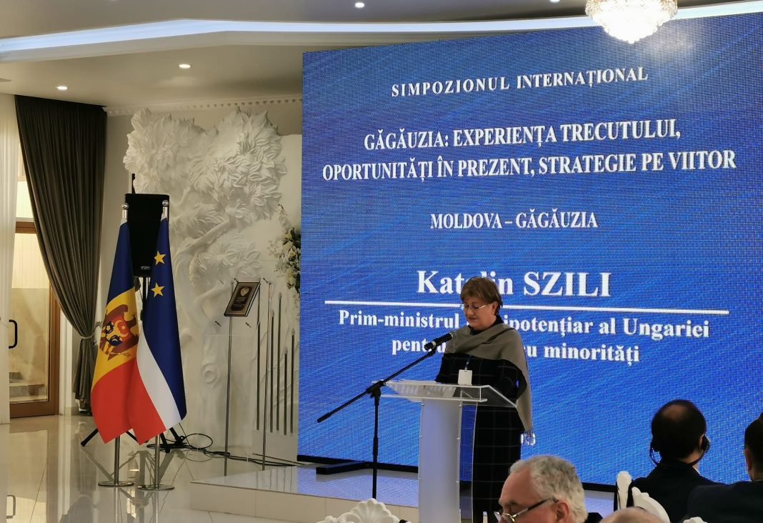 Însărcinatul premierului Ungariei pentru probleme de autonomie și un deputat UDMR la aniversarea autonomiei Găgăuziei Însărcinatul premierului Ungariei pentru probleme de autonomie și un deputat UDMR la aniversarea autonomiei Găgăuziei