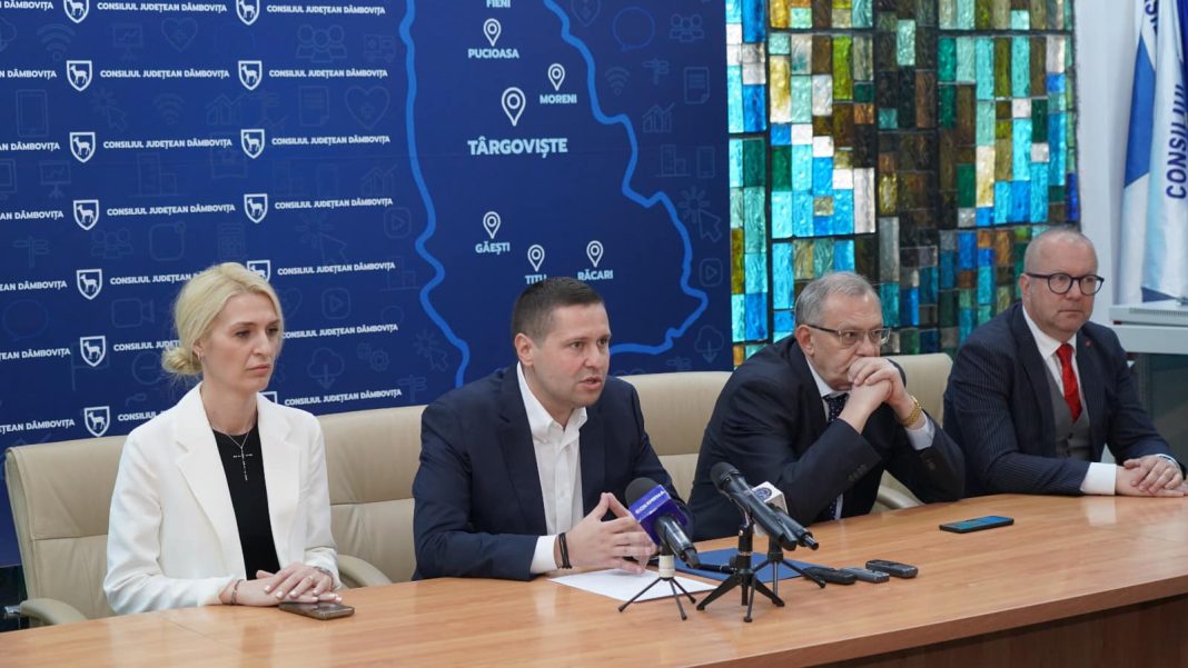 Șeful CJ Dâmbovița, propuneri pentru Guvern: Să începem cu reducerea cu 45% a aparatului central, să comasăm agențiile și instituțiile care nu funcționează și abia după aceea să intervenim în administrația locală. Deblocarea investițiilor în România reprezintă primul pas pentru crearea de locuri de muncă și stimularea economiei Șeful CJ Dâmbovița, propuneri pentru Guvern: Să începem cu reducerea cu 45% a aparatului central, să comasăm agențiile și instituțiile care nu funcționează și abia după aceea să intervenim în administrația locală. Deblocarea investițiilor în România reprezintă primul pas pentru crearea de locuri de muncă și stimularea economiei