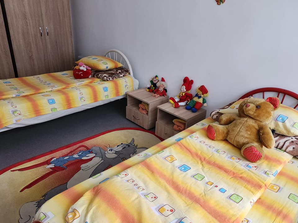 <strong>Centrele de plasament ale DGASPC Mehedinți au fost înlocuite de la 1 aprilie cu noile case de tip familial</strong> <strong>Centrele de plasament ale DGASPC Mehedinți au fost înlocuite de la 1 aprilie cu noile case de tip familial</strong>