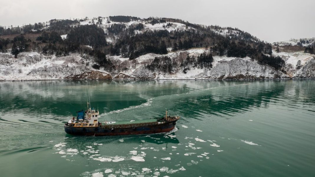 Japonia: China și-a schimbat poziția în problema proprietății Insulelor Kurile după vizita lui Xi la Moscova Japonia: China și-a schimbat poziția în problema proprietății Insulelor Kurile după vizita lui Xi la Moscova