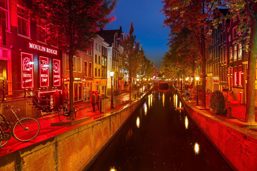 Scandalul Cartierului Roșu din Amsterdam Scandalul Cartierului Roșu din Amsterdam