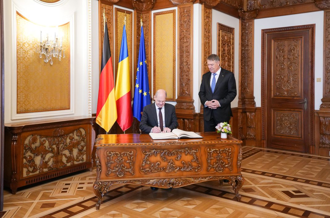 EDITORIAL VIDEO Ion Cristoiu: Cancelarul german le stinge lumina celor de la USR EDITORIAL VIDEO Ion Cristoiu: Cancelarul german le stinge lumina celor de la USR