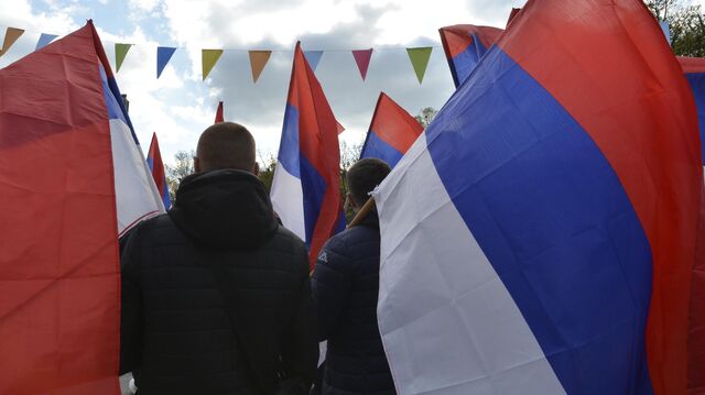 Demonstrantii sârbi au pus pe fugă politiștii din Kosovo Demonstrantii sârbi au pus pe fugă politiștii din Kosovo