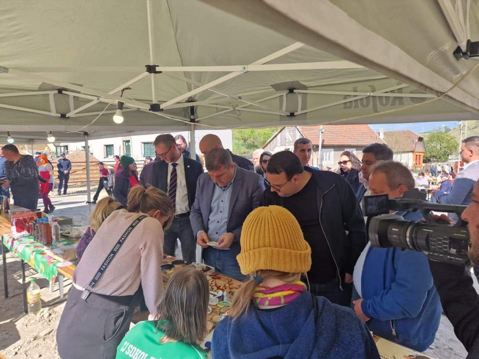FESTIVALUL BERII ÎN COMUNITATEA CEHĂ DIN MEHEDINȚI FESTIVALUL BERII ÎN COMUNITATEA CEHĂ DIN MEHEDINȚI