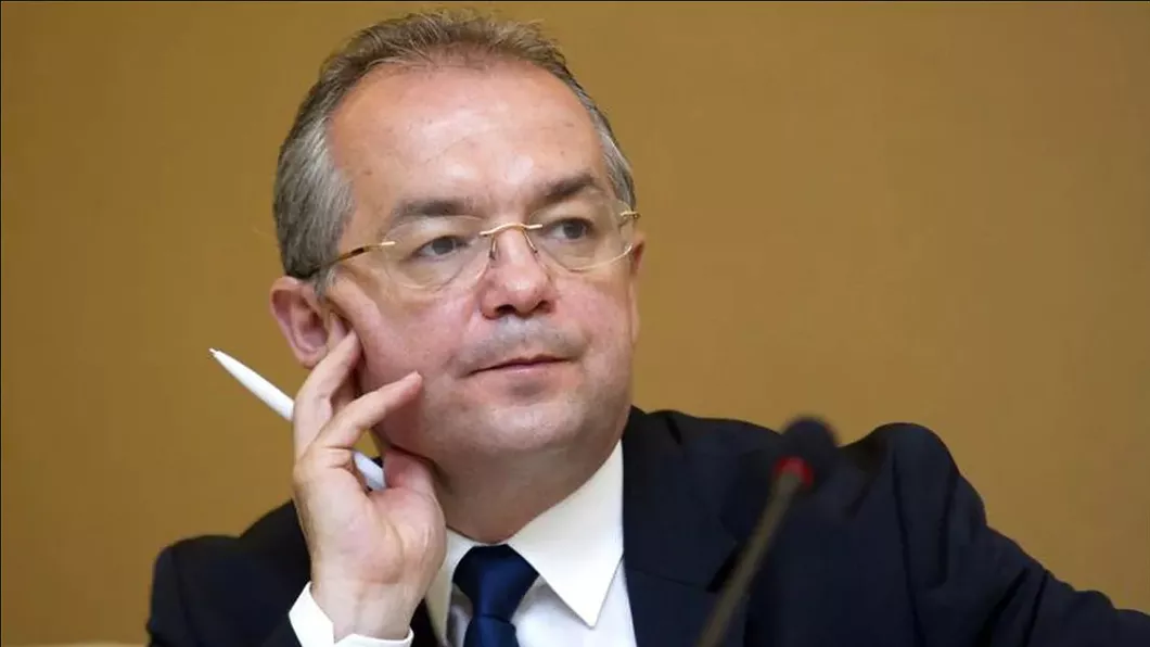 Boc câștigă Clujul cu un scor mai mic decât se aștepta: 45% la 30%. Supriza vine de un independent fost liberal Boc câștigă Clujul cu un scor mai mic decât se aștepta: 45% la 30%. Supriza vine de un independent fost liberal