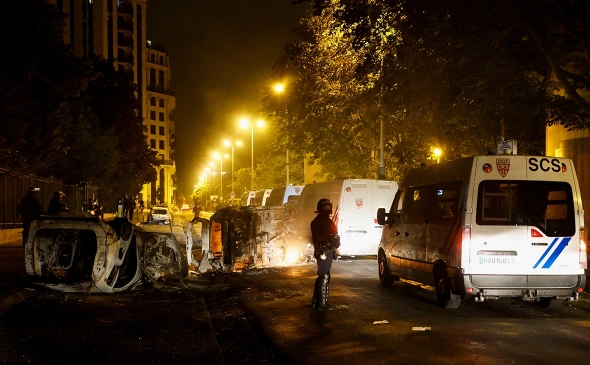 Guvernul francez suspendă reforma pensiilor care a provocat proteste masive Guvernul francez suspendă reforma pensiilor care a provocat proteste masive