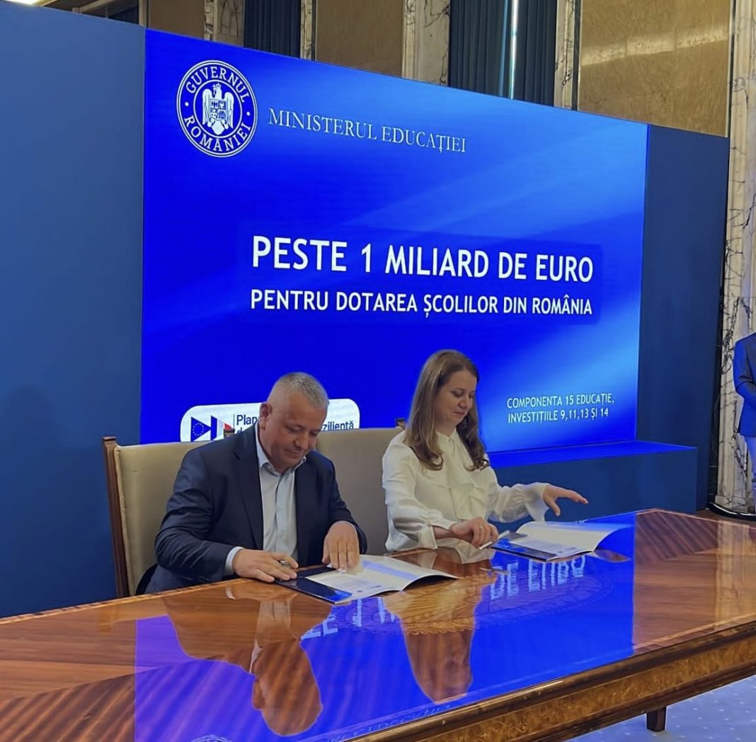 CEL MAI MARE PROIECT DE DOTARE A UNITĂȚILOR DE ÎNVĂȚĂMÂNT DIN DROBETA-TURNU SEVERIN A PRIMIT FINANȚARE CEL MAI MARE PROIECT DE DOTARE A UNITĂȚILOR DE ÎNVĂȚĂMÂNT DIN DROBETA-TURNU SEVERIN A PRIMIT FINANȚARE