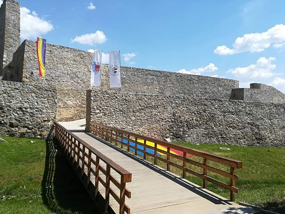 Cetatea Medievală a Severinului se află printre cele 9 obiective turistice din categoria castele, palate, cetăți și fortărețe, distinse cu premiul Recenzia de Aur 2023 Cetatea Medievală a Severinului se află printre cele 9 obiective turistice din categoria castele, palate, cetăți și fortărețe, distinse cu premiul Recenzia de Aur 2023