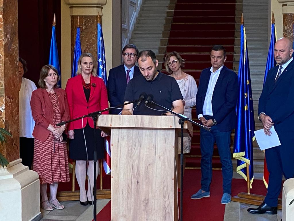 Grindeanu: Creştem capacitatea de tranzit a cerealelor din Ucraina de la 2 milioane la 4 milioane tone Grindeanu: Creştem capacitatea de tranzit a cerealelor din Ucraina de la 2 milioane la 4 milioane tone