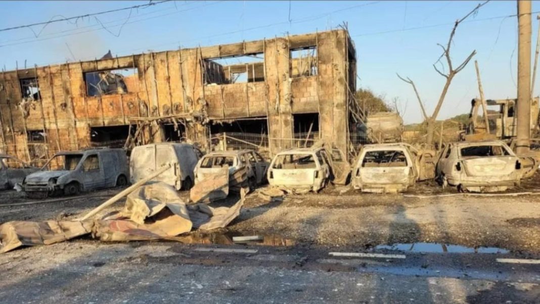 Șeful CJ Dâmbovița: În urma exploziilor şi incendiului de la o staţie GPL din Crevedia au ars 8 case, iar alte 11 sunt afectate Șeful CJ Dâmbovița: În urma exploziilor şi incendiului de la o staţie GPL din Crevedia au ars 8 case, iar alte 11 sunt afectate