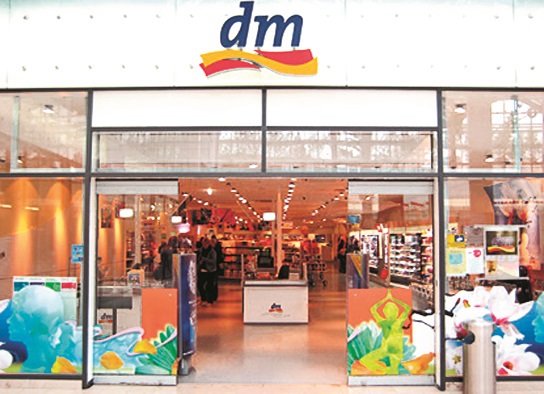 Scandal cu magazinele DM din Austria: Sunt mai scumpe cu 20% decât cele din Germania Scandal cu magazinele DM din Austria: Sunt mai scumpe cu 20% decât cele din Germania