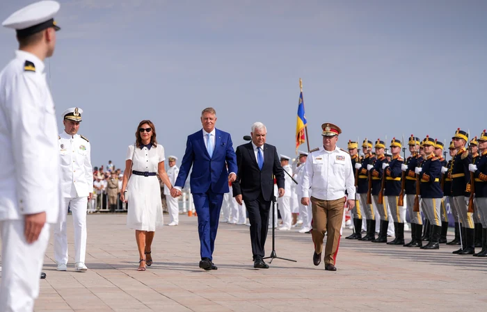 EDITORIAL VIDEO Ion Cristoiu: Klaus Iohannis și Marcel Ciolacu au participat la Ziua Marinei ucrainene EDITORIAL VIDEO Ion Cristoiu: Klaus Iohannis și Marcel Ciolacu au participat la Ziua Marinei ucrainene