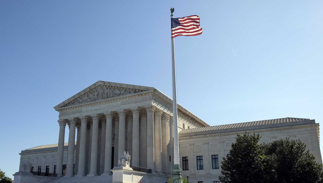 Cu cât se cumpără un judecător de la Curtea Supremă americană Cu cât se cumpără un judecător de la Curtea Supremă americană