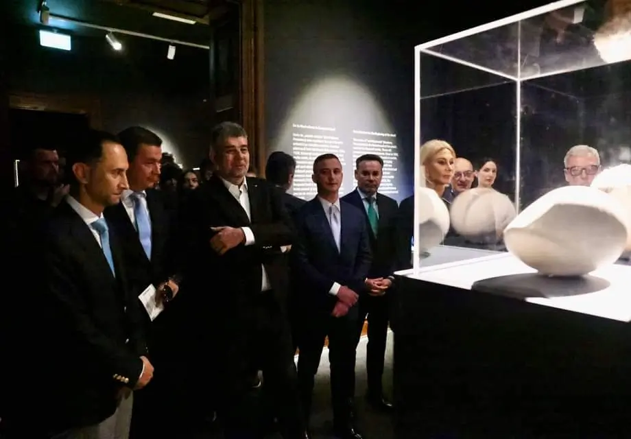 Ciolacu: Prin expoziţia Brâncuşi de la Timişoara, România arată că este capabilă să construiască un eveniment de nivel internaţional Ciolacu: Prin expoziţia Brâncuşi de la Timişoara, România arată că este capabilă să construiască un eveniment de nivel internaţional