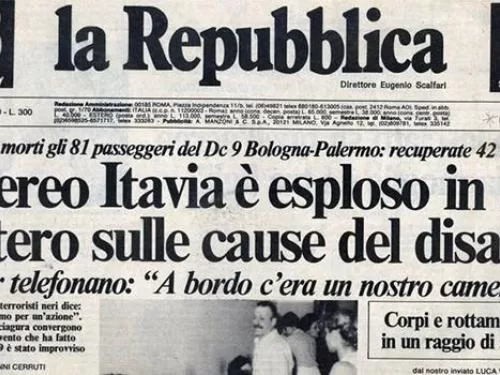 Fost premier italian susține că francezii în complicitate cu americanii au doborât un avion italian de pasageri Fost premier italian susține că francezii în complicitate cu americanii au doborât un avion italian de pasageri