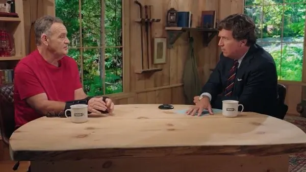 Tucker Carlson: „Bărbatul care pretinde că a făcut sex cu Barack Obama în 1999 își spune povestea” Tucker Carlson: „Bărbatul care pretinde că a făcut sex cu Barack Obama în 1999 își spune povestea”
