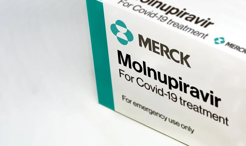 Pastila anti-COVID-19 dezvoltată de Merck creează virusuri mutante transmisibile de la un individ la altul Pastila anti-COVID-19 dezvoltată de Merck creează virusuri mutante transmisibile de la un individ la altul