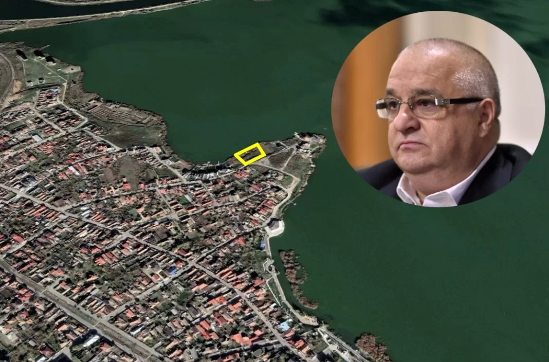 Baronul roșu Felix Stroe își face complex de vile pe malul Lacului Siutghiol, arie naturală protejată inclusă în Natura 2000, cu o autorizație ilegală Baronul roșu Felix Stroe își face complex de vile pe malul Lacului Siutghiol, arie naturală protejată inclusă în Natura 2000, cu o autorizație ilegală