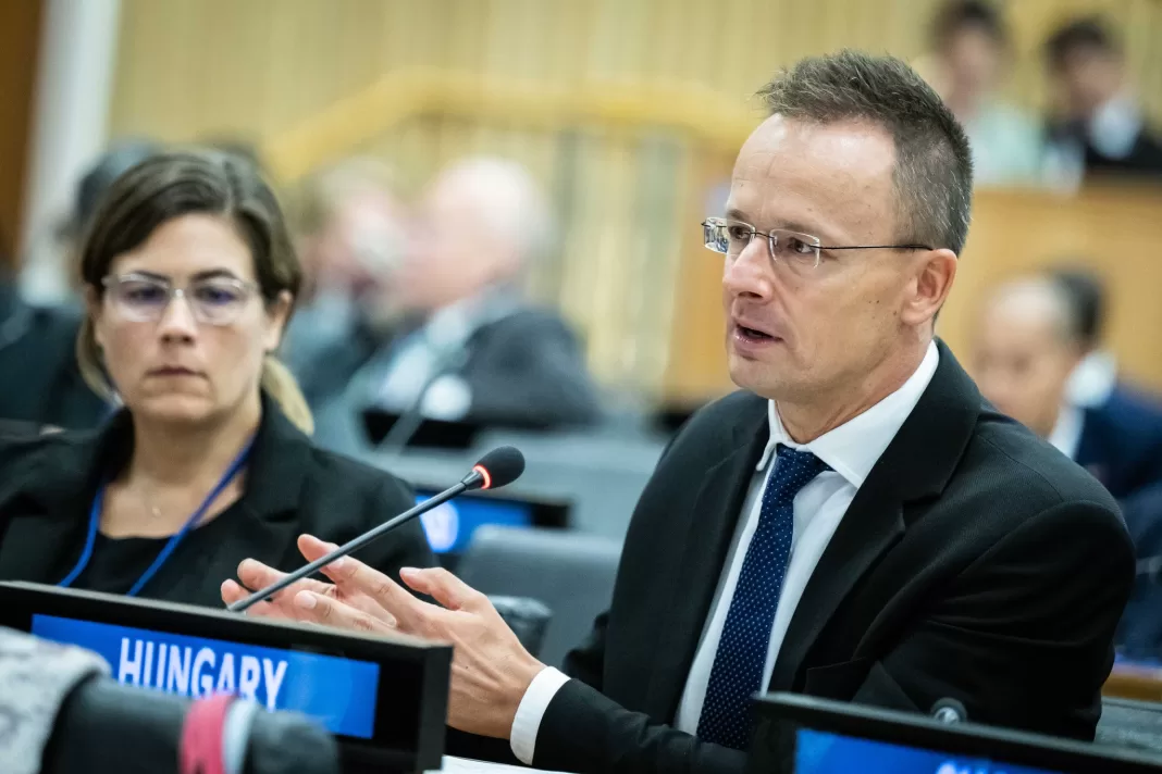Ministrul de externe maghiar: Aliații UE și NATO au încercat să convingă Ungaria să nu se întâlnească cu reprezentanții Rusiei și Belarusului în timpul Adunării Generale a ONU de la New York Ministrul de externe maghiar: Aliații UE și NATO au încercat să convingă Ungaria să nu se întâlnească cu reprezentanții Rusiei și Belarusului în timpul Adunării Generale a ONU de la New York