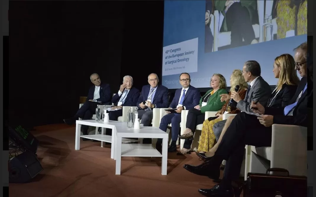 Europarlamentarul Cristian Bușoi la Congresul Societății Europene de Chirurgie Oncologică: Am discutat despre politicile europene în domeniul Sănătății și demersurile mele alături de Societatea Europeană pentru a obține recunoașterea chirurgiei oncologice ca specialitate separată Europarlamentarul Cristian Bușoi la Congresul Societății Europene de Chirurgie Oncologică: Am discutat despre politicile europene în domeniul Sănătății și demersurile mele alături de Societatea Europeană pentru a obține recunoașterea chirurgiei oncologice ca specialitate separată