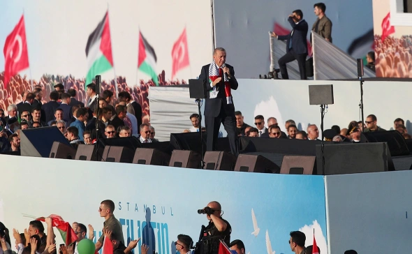 Erdogan către Occident: Vrei să reaprinzi războiul dintre semilună și cruce? Erdogan către Occident: Vrei să reaprinzi războiul dintre semilună și cruce?