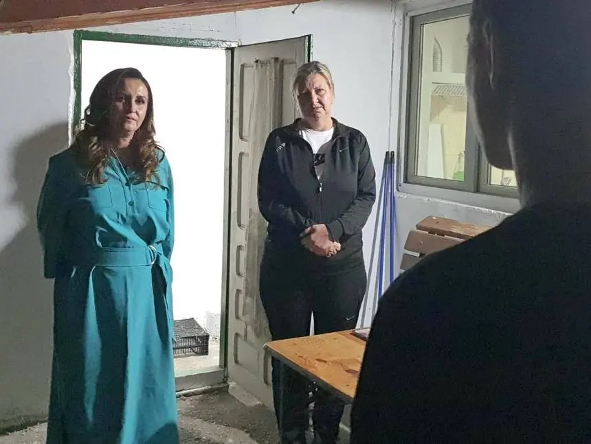 Ministrul Familiei, control inopinat la o casă familială din judeţul Giurgiu: Am constatat că minorii nu beneficiază de suficient ajutor din partea psihologilor iar mâncarea lasă de dorit Ministrul Familiei, control inopinat la o casă familială din judeţul Giurgiu: Am constatat că minorii nu beneficiază de suficient ajutor din partea psihologilor iar mâncarea lasă de dorit