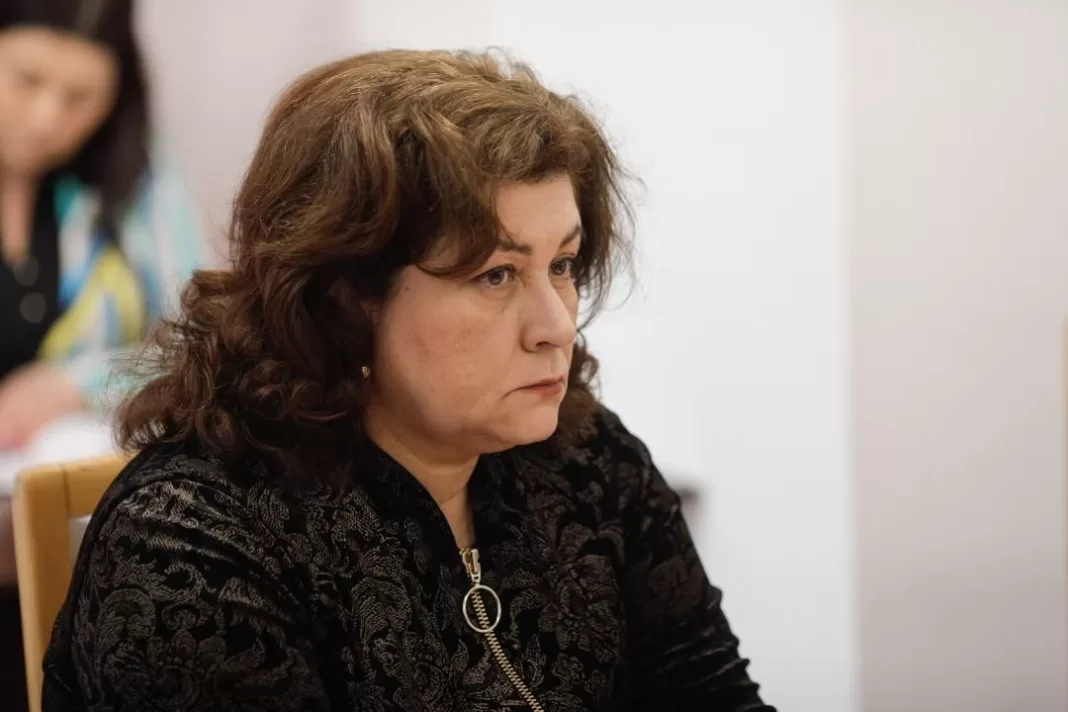 Secretara de stat de la Finanțe care a vrut să naționalizeze Pilonul 2 de pensii, milionară din bani publici. A primit cadou case și terenuri Secretara de stat de la Finanțe care a vrut să naționalizeze Pilonul 2 de pensii, milionară din bani publici. A primit cadou case și terenuri