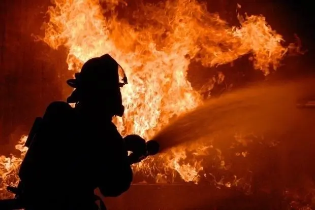 „Dacă incendiul de la depozitul cu corpuri delicte al poliţiei şi ANAF-ului e accidental, eu sînt călugăriţă blondă virgină” „Dacă incendiul de la depozitul cu corpuri delicte al poliţiei şi ANAF-ului e accidental, eu sînt călugăriţă blondă virgină”