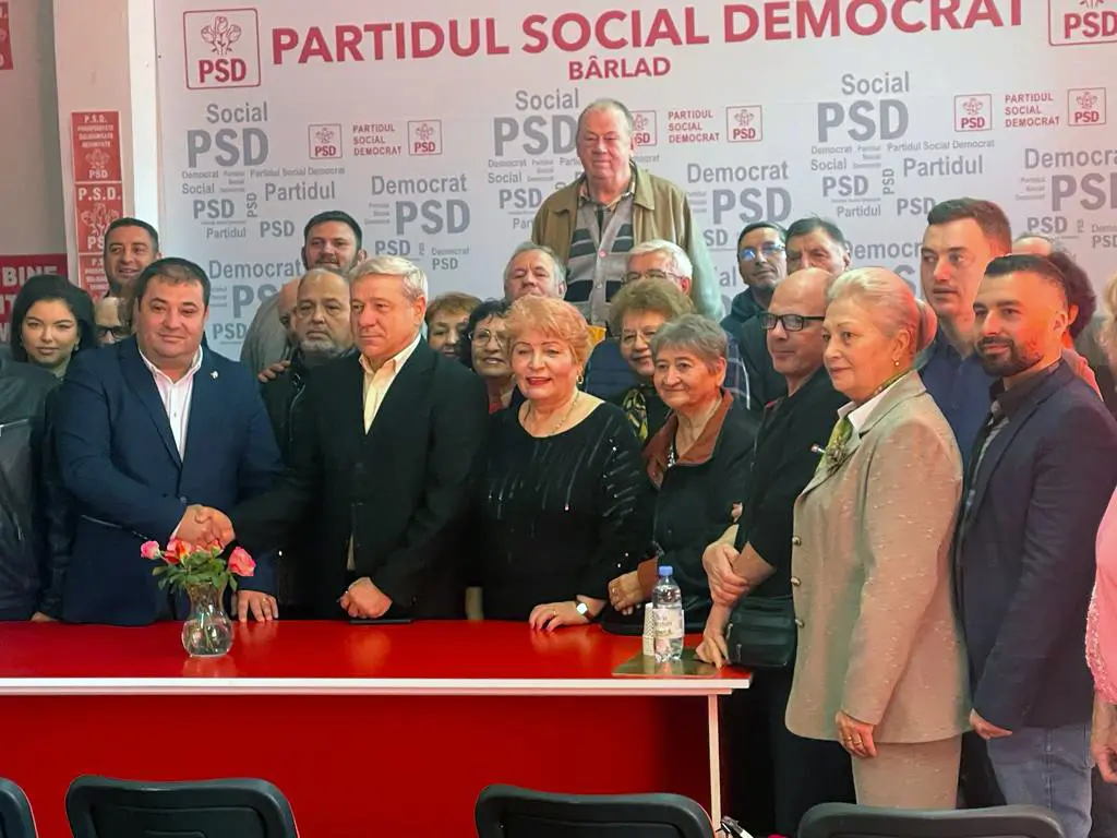 Cu baronul Buzatu in pușcărie: „Căsătoria dintre Aldo Moro și Il capo dei capi” Cu baronul Buzatu in pușcărie: „Căsătoria dintre Aldo Moro și Il capo dei capi”