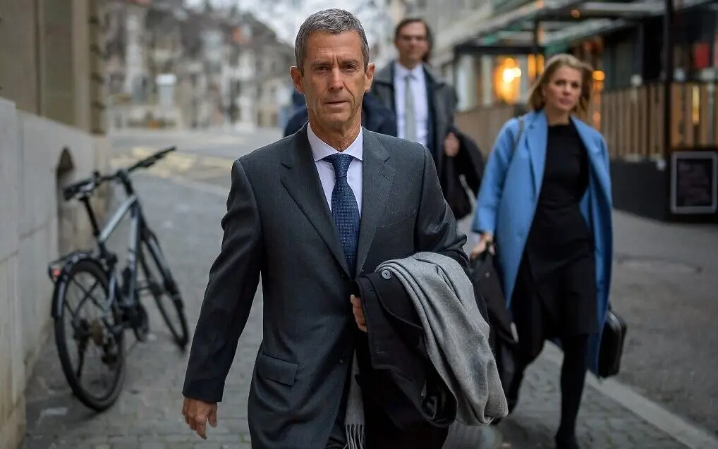 Condamnat în România, Beny Steinmetz pune mâna pe cea mai mare rafinărie din Italia Condamnat în România, Beny Steinmetz pune mâna pe cea mai mare rafinărie din Italia
