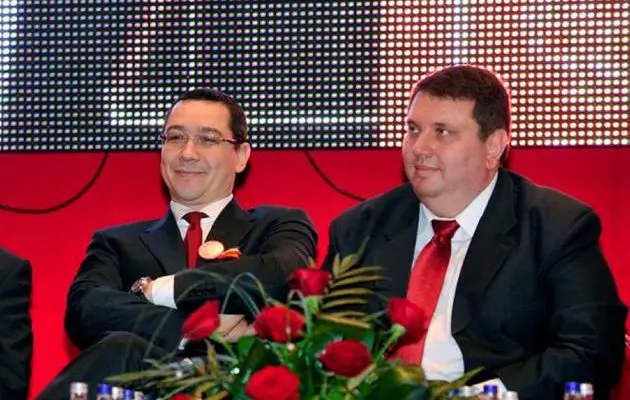 În ziua in care s-au aflat detaliile fugii primarului din Baia Mare Cătălin Cherecheș condamnat pentru corupție, Victor Ponta a fost reales in fruntea PRO România, iar Adrian Duicu, condamnat pentru corupție, a fost ales prim vicepreședinte al partidului. Ponta este consilier onorific al premierului Marcel Ciolacu În ziua in care s-au aflat detaliile fugii primarului din Baia Mare Cătălin Cherecheș condamnat pentru corupție, Victor Ponta a fost reales in fruntea PRO România, iar Adrian Duicu, condamnat pentru corupție, a fost ales prim vicepreședinte al partidului. Ponta este consilier onorific al premierului Marcel Ciolacu