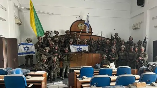 Israelul a aruncat in aer Parlamentul din Gaza Israelul a aruncat in aer Parlamentul din Gaza