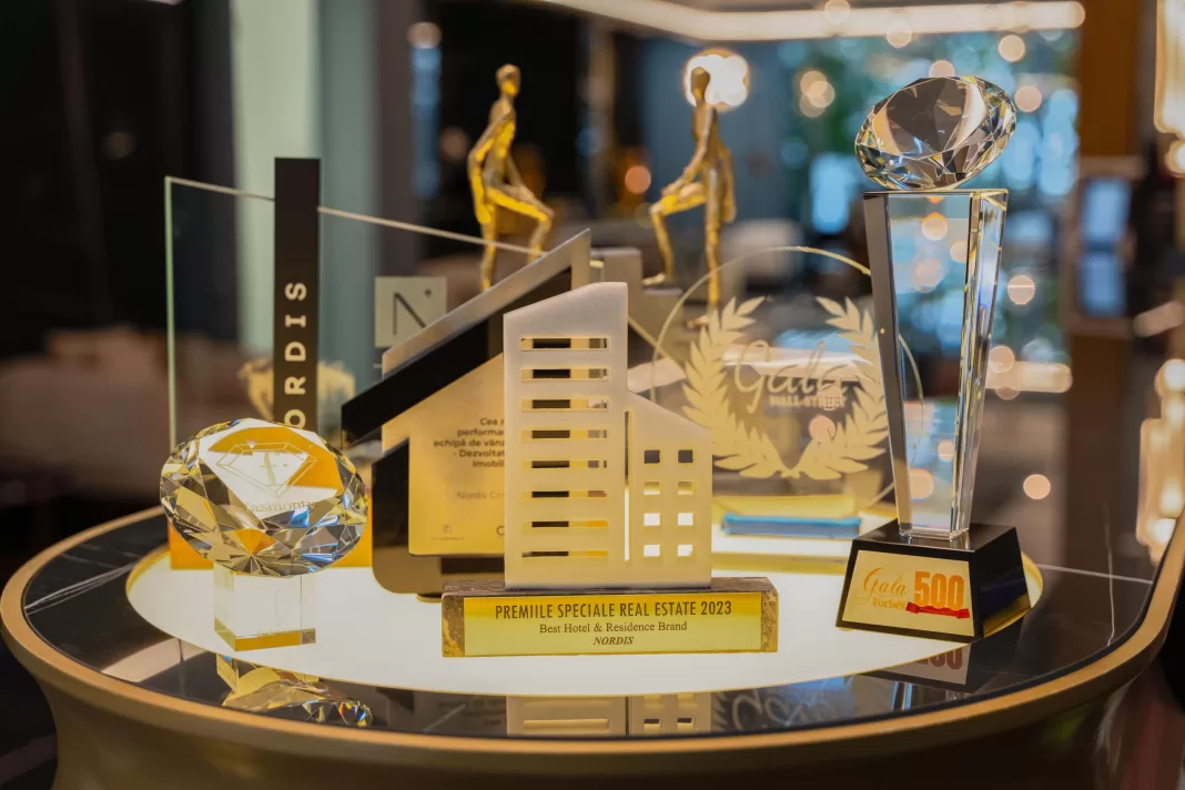 NORDIS GROUP A PRIMIT PREMIUL „BEST HOTEL & RESIDENCE BRAND” ÎN CADRUL GALEI PREMIILOR REAL ESTATE 2023 NORDIS GROUP A PRIMIT PREMIUL „BEST HOTEL & RESIDENCE BRAND” ÎN CADRUL GALEI PREMIILOR REAL ESTATE 2023