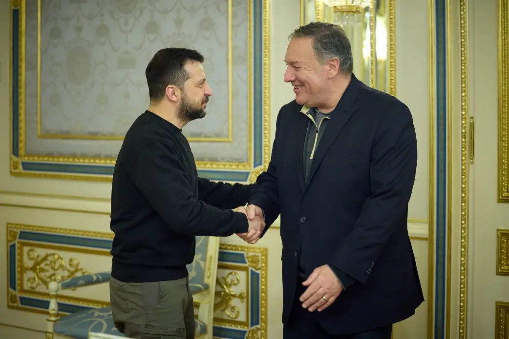 Farseorii ruși l-au făcut pe fostul șef al CIA și secretar de stat în timpul lui Trump: Rusia trebuie restituită economic Occidentului Farseorii ruși l-au făcut pe fostul șef al CIA și secretar de stat în timpul lui Trump: Rusia trebuie restituită economic Occidentului