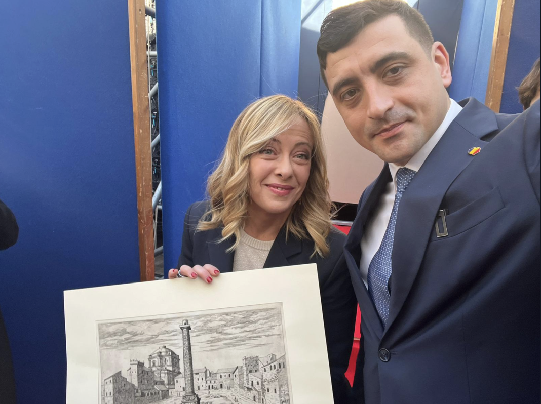 George Simion, audiență privată la Papa și la adunarea conservatorilor europeni de la Atreju, la cel mai mare eveniment Fratelli d’Italia al anului: Soluția pentru a apăra rădăcinile latine, rădăcinile creștine ale Europei este aceea ca la nivel european „să facem guvernul de centru-dreapta la Bruxelles și să câștigăm împreună toate bătăliile care vor veni” George Simion, audiență privată la Papa și la adunarea conservatorilor europeni de la Atreju, la cel mai mare eveniment Fratelli d’Italia al anului: Soluția pentru a apăra rădăcinile latine, rădăcinile creștine ale Europei este aceea ca la nivel european „să facem guvernul de centru-dreapta la Bruxelles și să câștigăm împreună toate bătăliile care vor veni”