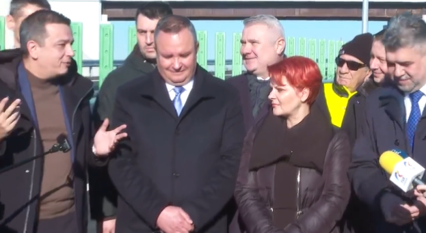 Ciucă: Primul drum expres din România care asigură conectarea regiunii Olteniei cu Coridorul IV Pan-European se extinde acum cu încă un tronson care adaugă 31,7 kilometri celor 40 deja existenţi Ciucă: Primul drum expres din România care asigură conectarea regiunii Olteniei cu Coridorul IV Pan-European se extinde acum cu încă un tronson care adaugă 31,7 kilometri celor 40 deja existenţi