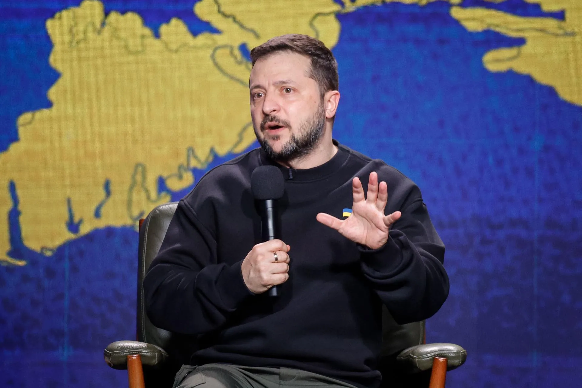 Zelensky demands results from Zaluzhnyi, rules out cession of territory to join NATO