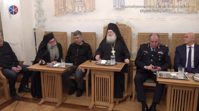 Ciolacu, din nou la Muntele Athos, adresându-se stareţului de la Mănăstirea Vatopedi: Printre primele lucruri pe care mi le-aţi spus a fost – ”Marcel, niciodată să nu ieşi în spaţiul public şi să vorbeşti doar despre tine” Ciolacu, din nou la Muntele Athos, adresându-se stareţului de la Mănăstirea Vatopedi: Printre primele lucruri pe care mi le-aţi spus a fost – ”Marcel, niciodată să nu ieşi în spaţiul public şi să vorbeşti doar despre tine”