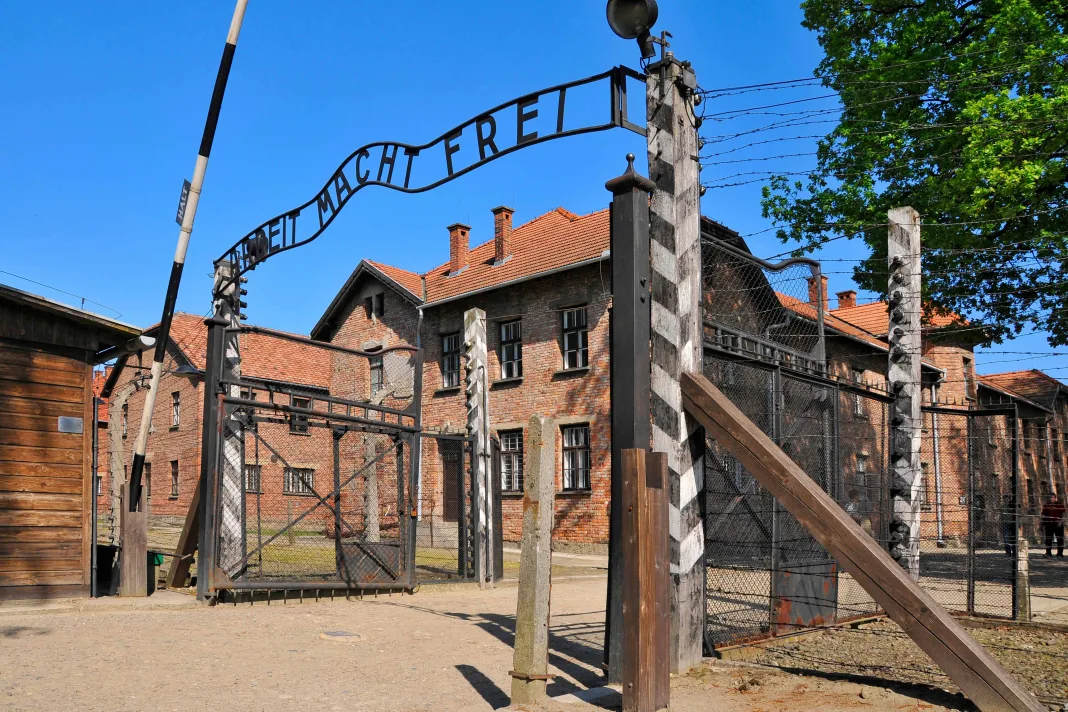 Leyen și-a pus in cap Polonia din cauza Auschwitz Leyen și-a pus in cap Polonia din cauza Auschwitz