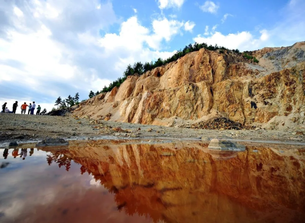Canadienii de la Gabriel Resources obțin suspendarea provizorie a deciziei prin care au pierdut procesul cu România Canadienii de la Gabriel Resources obțin suspendarea provizorie a deciziei prin care au pierdut procesul cu România