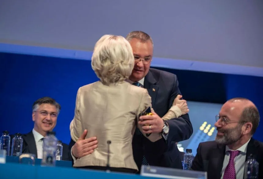 Ciucă: Votul dat astăzi pentru Ursula von der Leyen, la Bucureşti, e un vot pentru o Europă mai puternică şi mai unită, o Europă în care România se poate dezvolta şi în care românii sunt respectaţi Ciucă: Votul dat astăzi pentru Ursula von der Leyen, la Bucureşti, e un vot pentru o Europă mai puternică şi mai unită, o Europă în care România se poate dezvolta şi în care românii sunt respectaţi