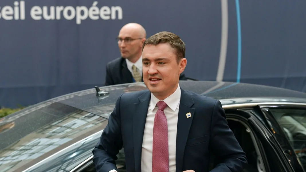 Fost premier eston scos beat mort dintr-un avion la Helsinki in timp ce însoțea o delegație condusă de ministrul de externe Fost premier eston scos beat mort dintr-un avion la Helsinki in timp ce însoțea o delegație condusă de ministrul de externe